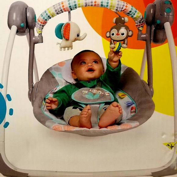 Baby swingwith toy